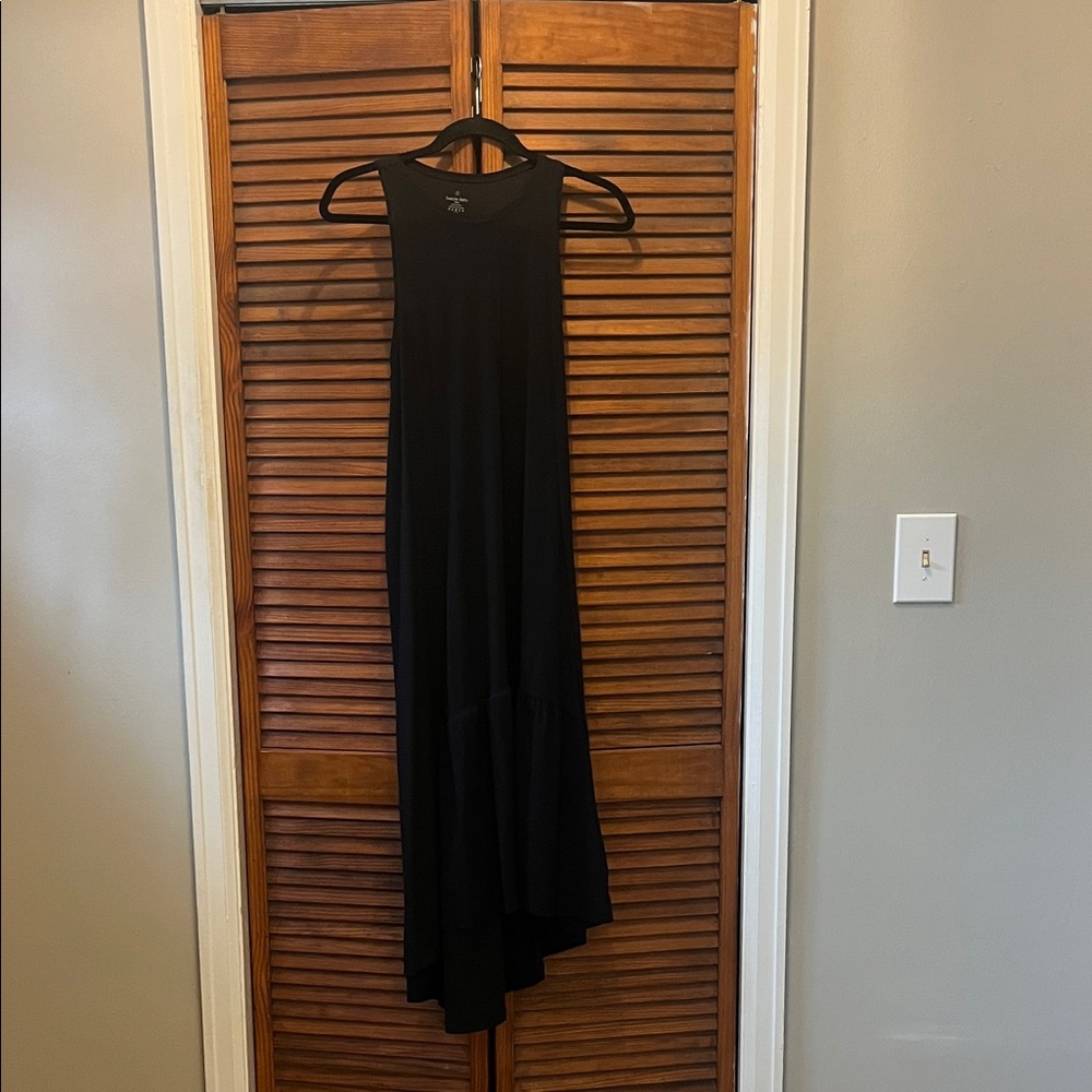 Elegant Black Sleeveless Dress